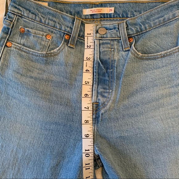Levi’s Wedgie Straight Jean denim aritzia - Picture 9 of 16